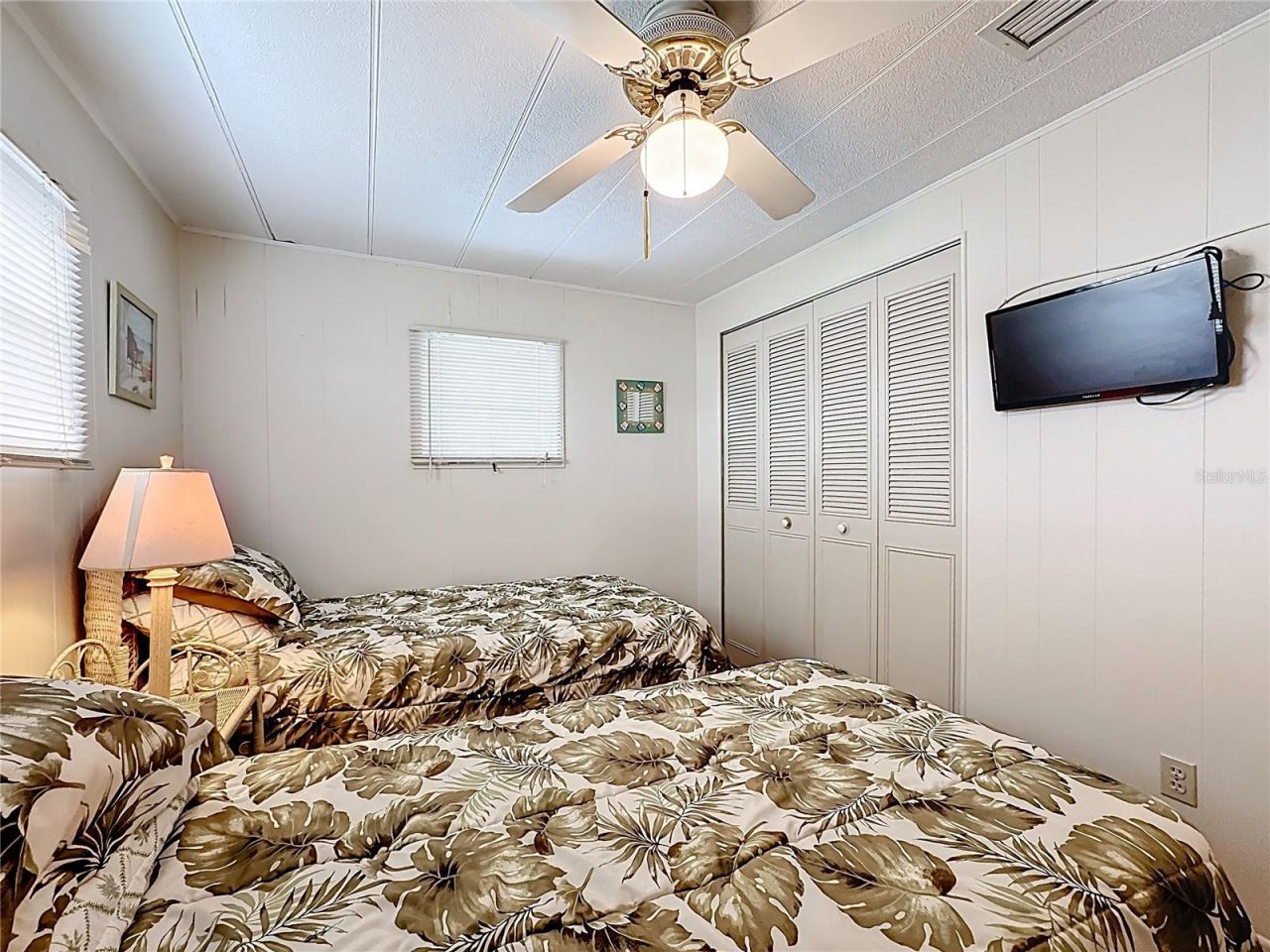 80 Del Rio Drive, Palmetto, FL 34221 Photo