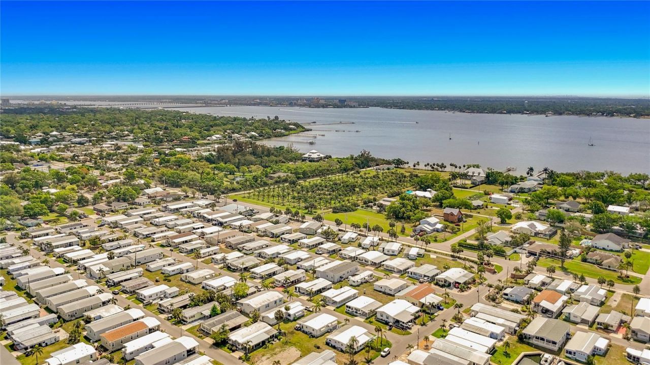 80 Del Rio Drive, Palmetto, FL 34221 Photo