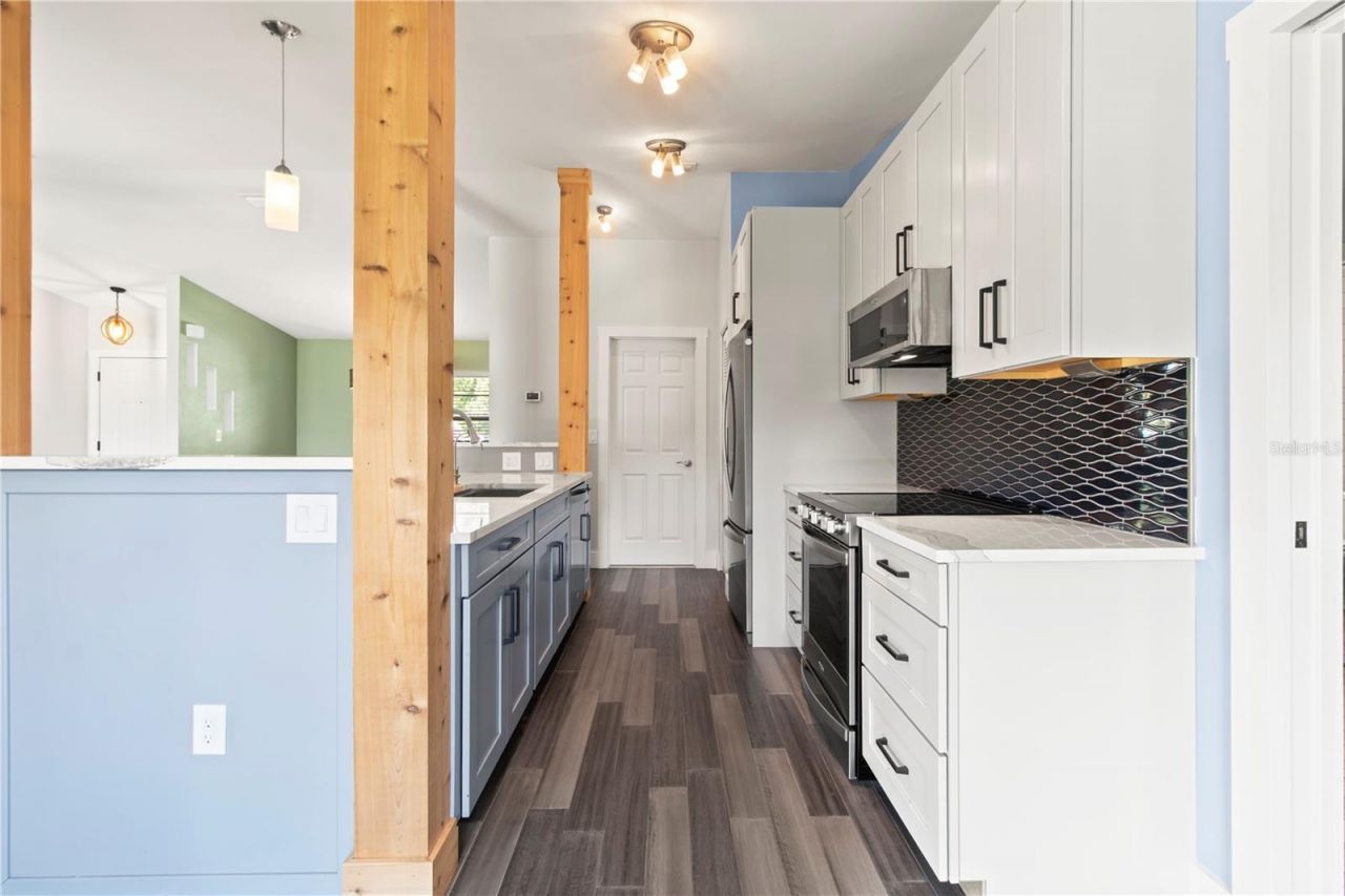 4702 Glenbrooke Terrace, Sarasota, FL 34243 Photo