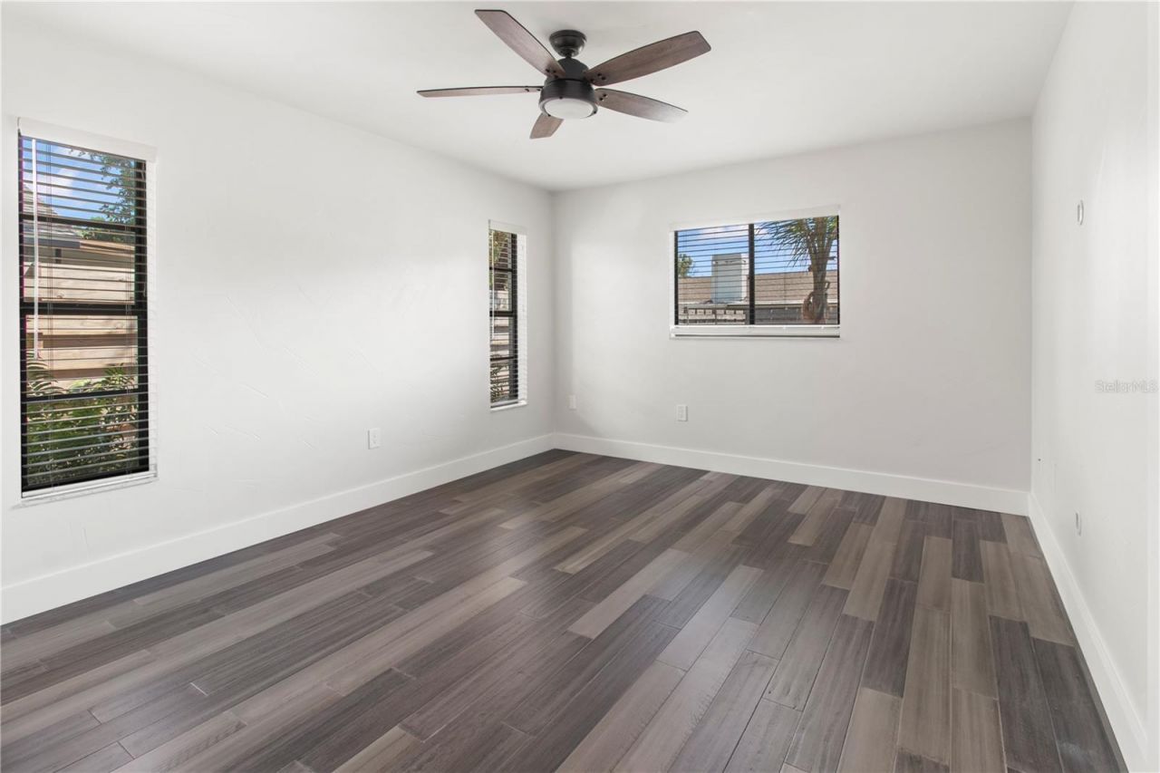 4702 Glenbrooke Terrace, Sarasota, FL 34243 Photo