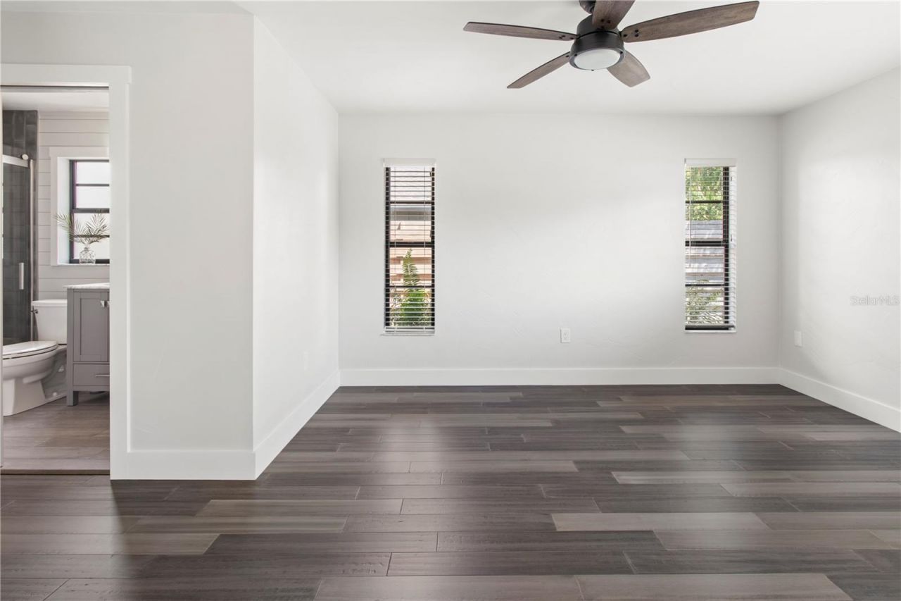 4702 Glenbrooke Terrace, Sarasota, FL 34243 Photo