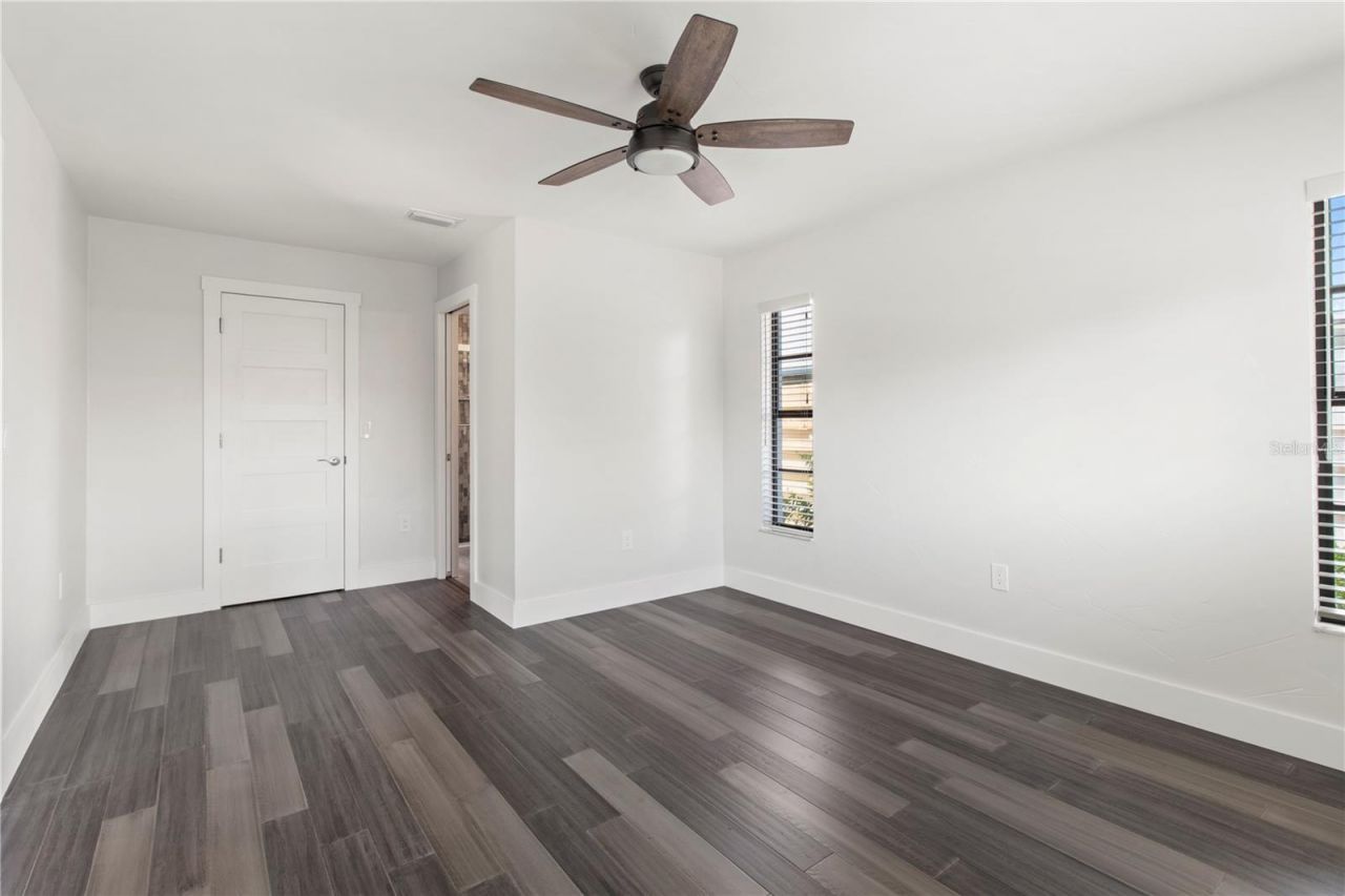 4702 Glenbrooke Terrace, Sarasota, FL 34243 Photo