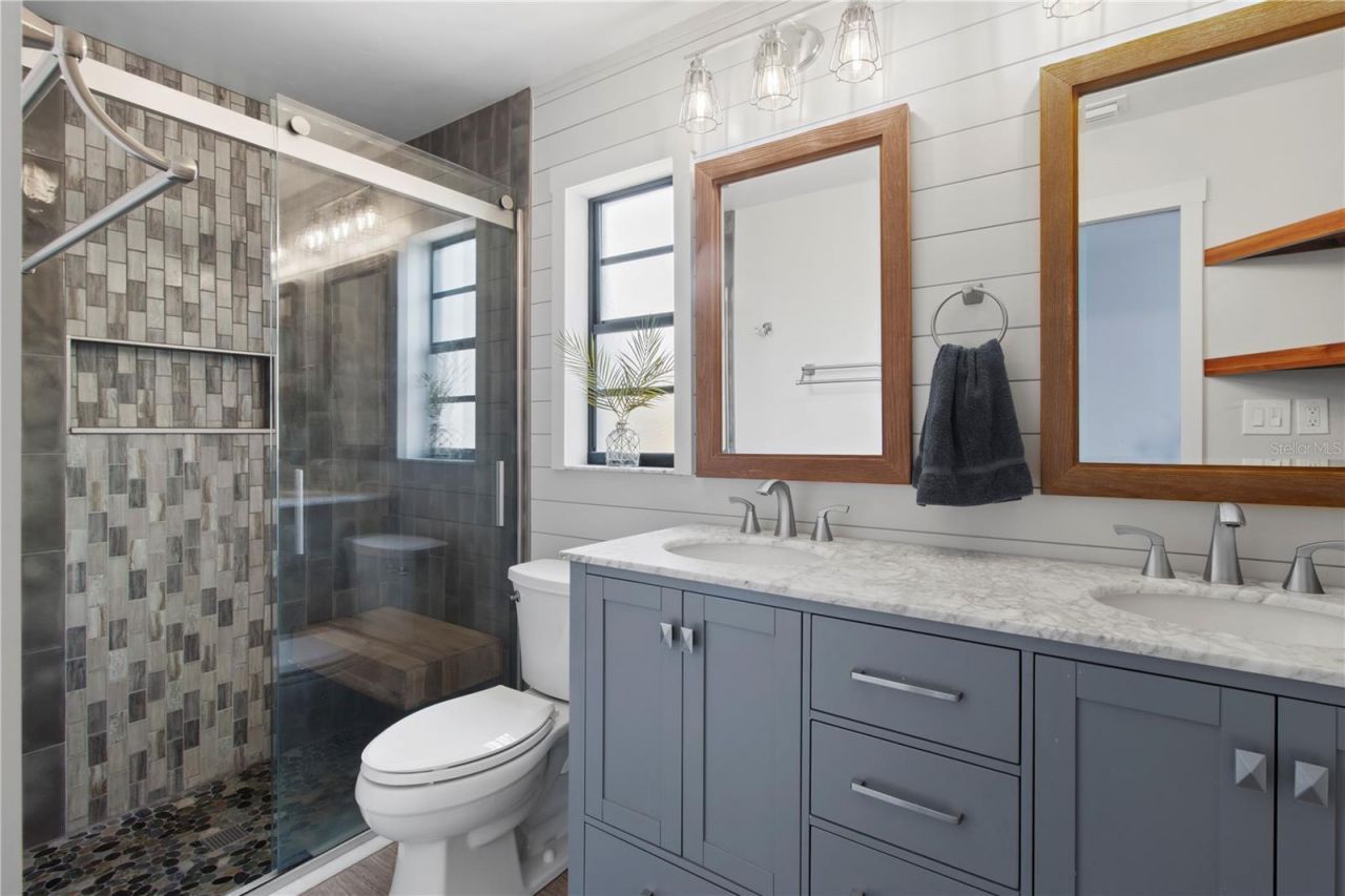 4702 Glenbrooke Terrace, Sarasota, FL 34243 Photo