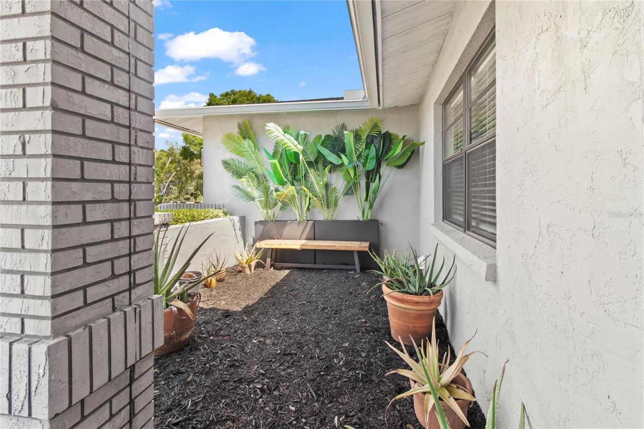 4702 Glenbrooke Terrace, Sarasota, FL 34243 Photo