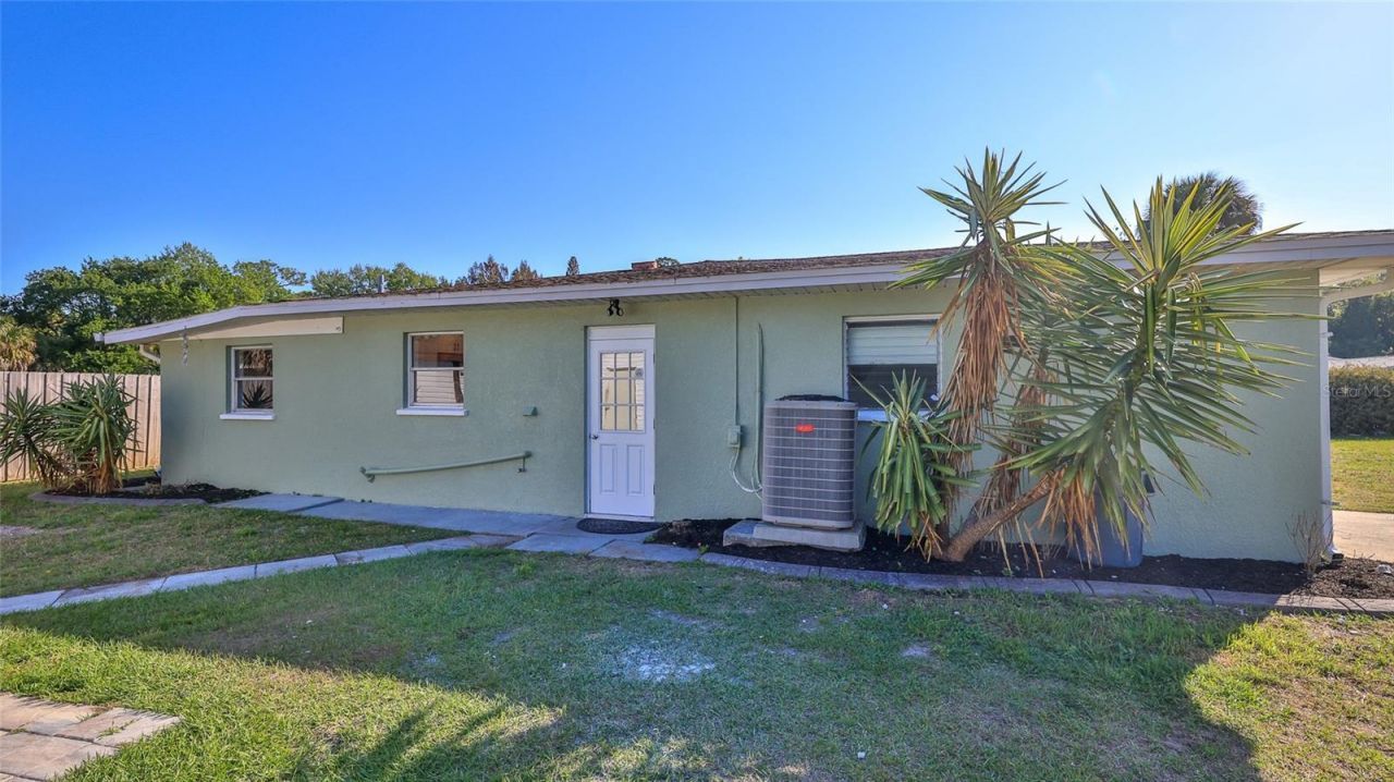 11 Swan Avenue, New Smyrna Beach, FL 32168 Photo
