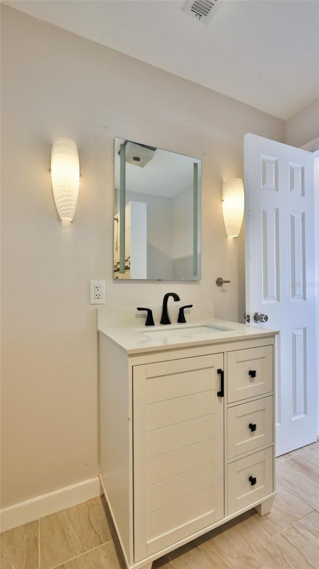 11 Swan Avenue, New Smyrna Beach, FL 32168 Photo