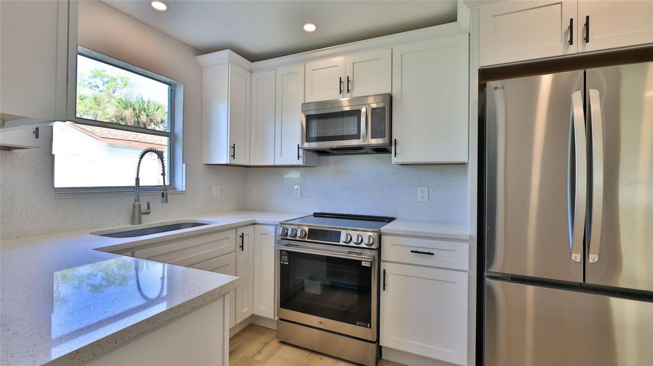 11 Swan Avenue, New Smyrna Beach, FL 32168 Photo