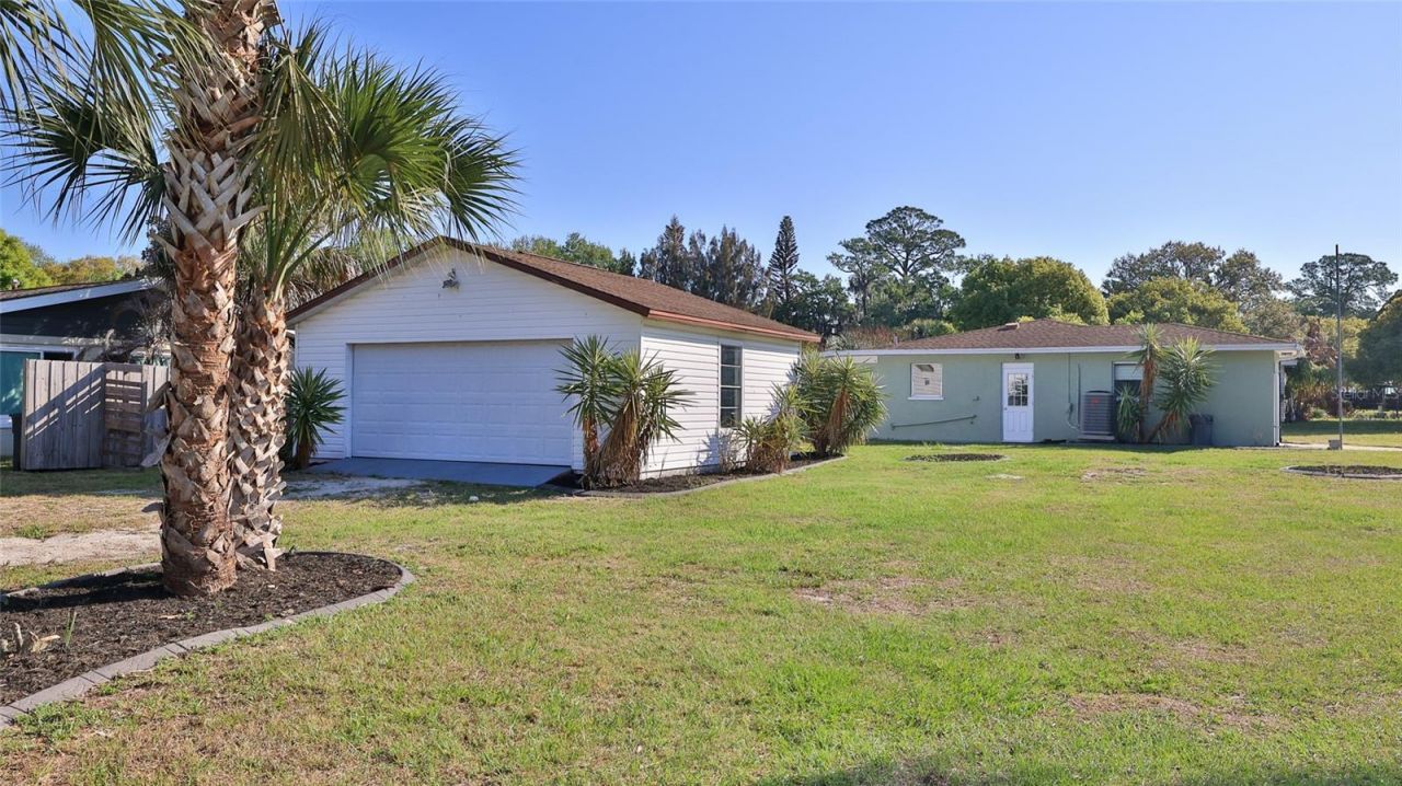 11 Swan Avenue, New Smyrna Beach, FL 32168 Photo