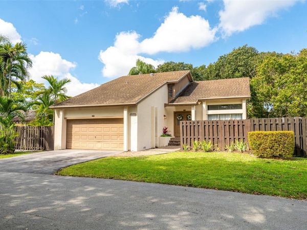 13560 SW 108th St Cir N , Miami, FL 33186