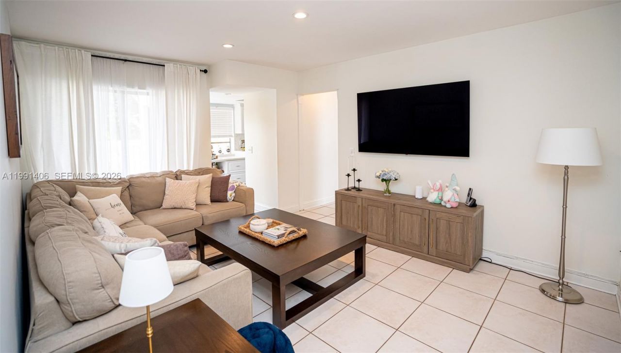 13560 SW 108th St Cir N , Miami, FL 33186 Photo