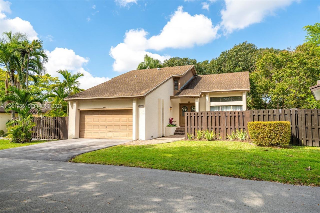 13560 SW 108th St Cir N , Miami, FL 33186 Photo