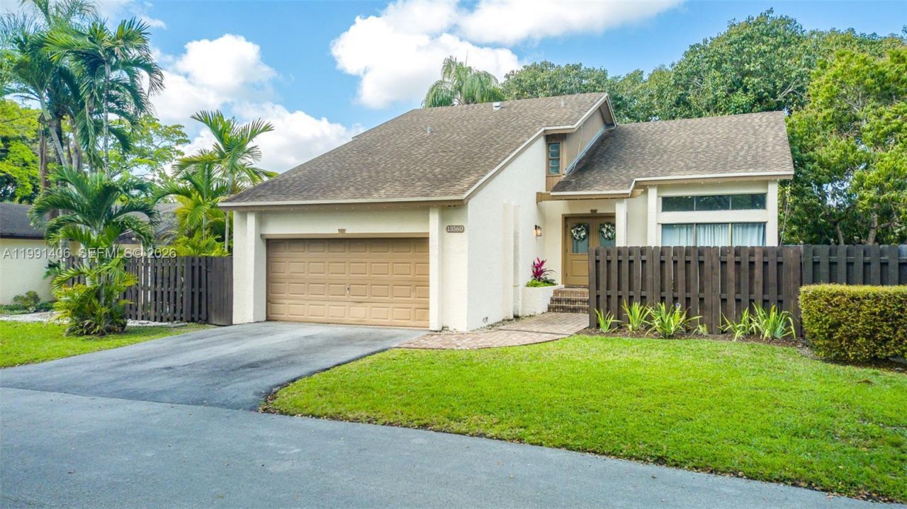 13560 SW 108th St Cir N , Miami, FL 33186 Photo