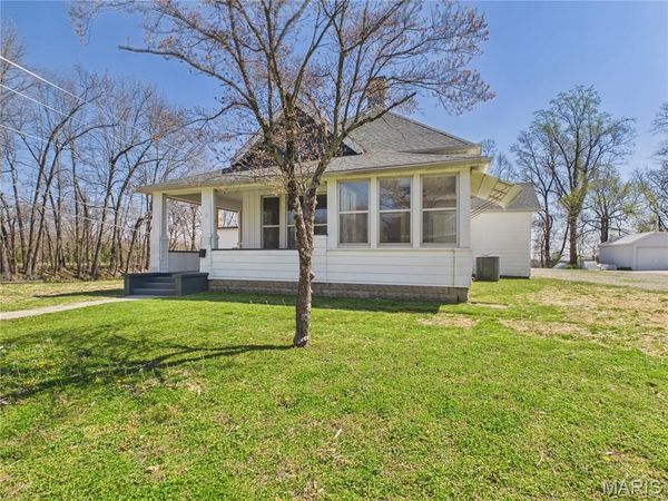3 S Hickory Street , Dexter, MO 63841