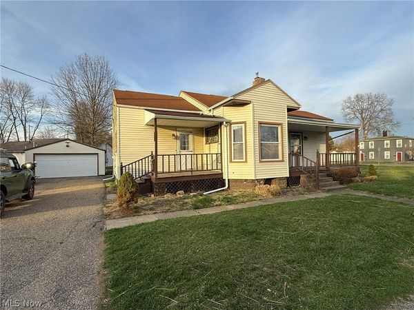 404 3rd Street NW, New Philadelphia, OH 44663