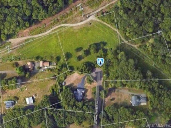 18 Jeremy Garden , Woodbridge, CT 06525