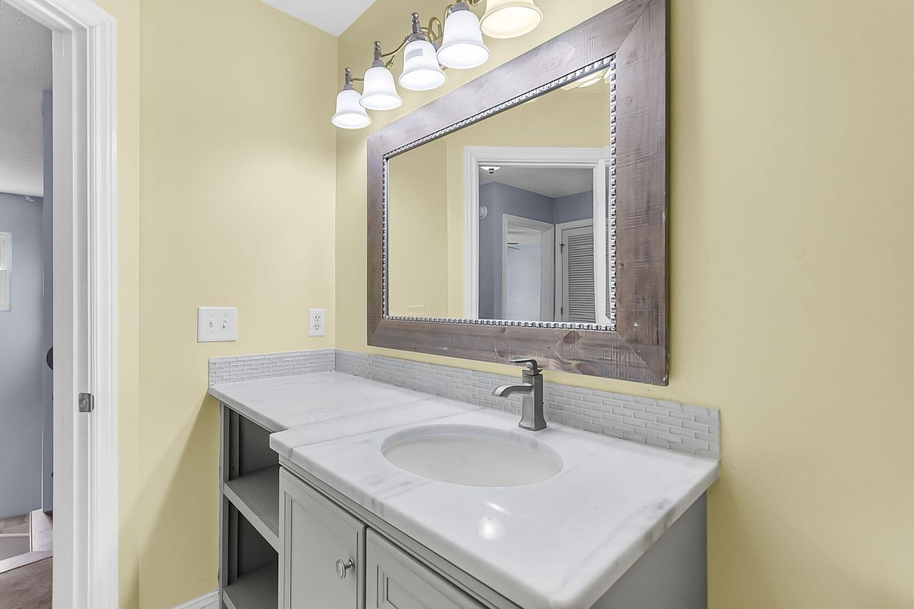 206 Aztec Court Photo 35