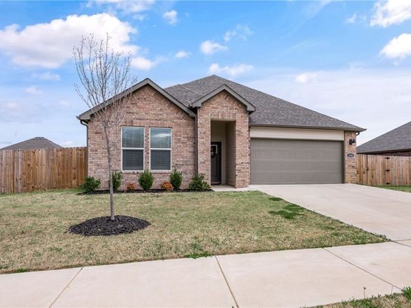 2000 Hahn Street, Pea Ridge, AR 72751