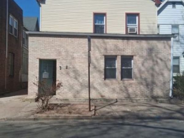 231 N Park St, East Orange, NJ 07017