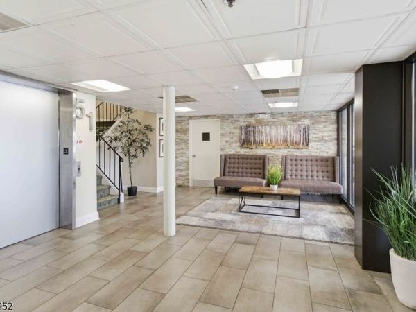 51 Mt Kemble Ave unit 207, Unit 207, Morristown, NJ 07960