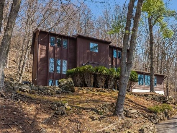 828 Star View Way, Bridgewater, NJ 08807