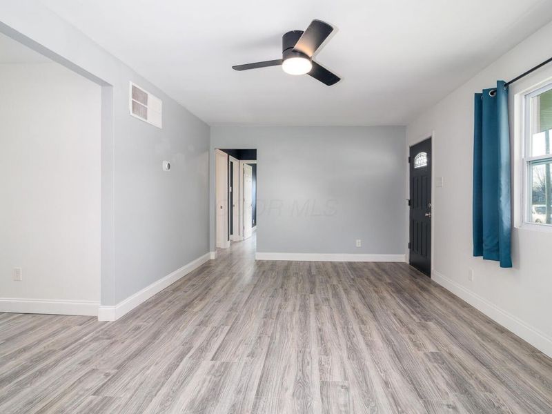 464 Yarmouth Lane, Columbus, OH 43228 Photo 19