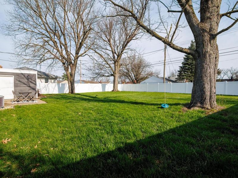 464 Yarmouth Lane, Columbus, OH 43228 Photo 25