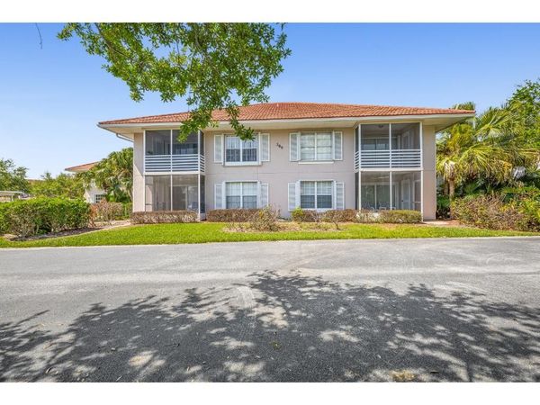300 Grand Royale, #102 Circle, Unit 102, Vero Beach, FL 32962