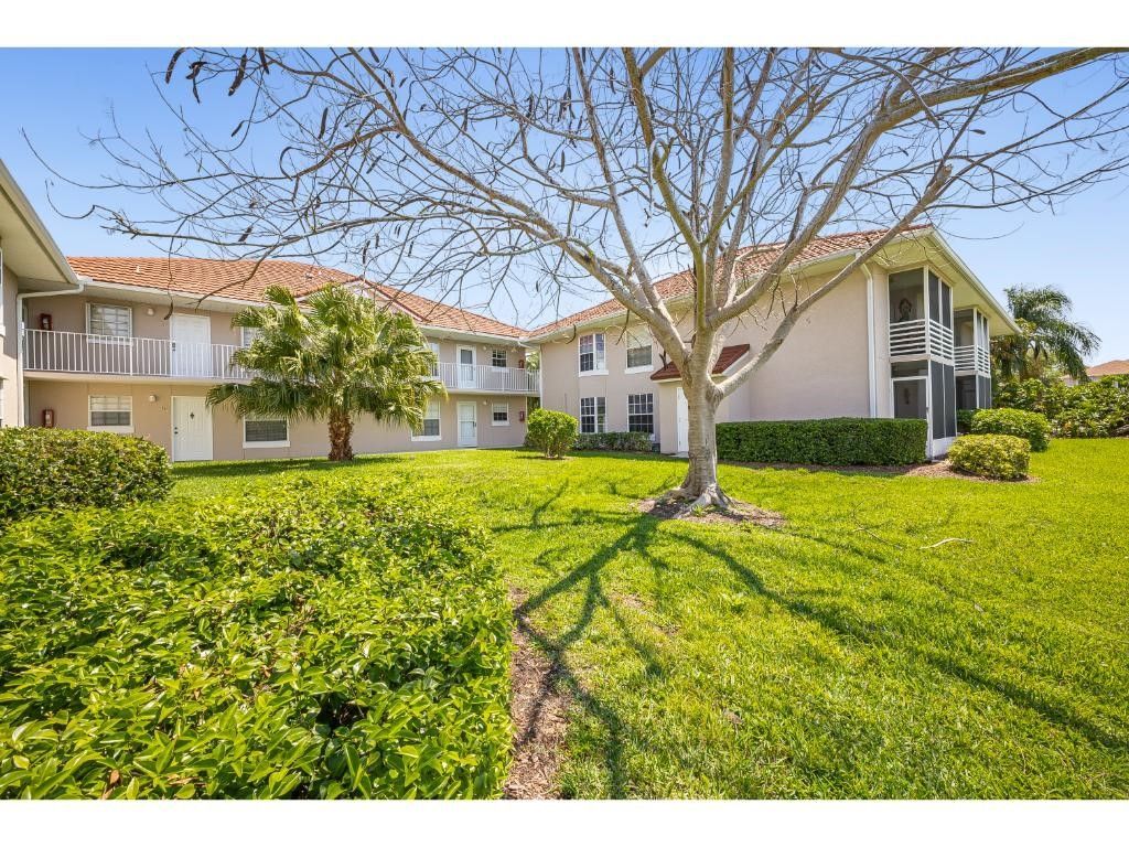 300 Grand Royale, #102 Circle, Unit 102, Vero Beach, FL 32962 Photo