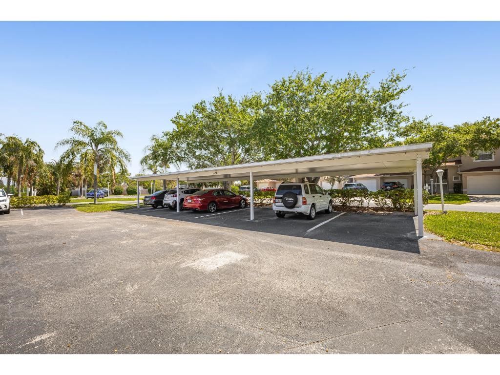 300 Grand Royale, #102 Circle, Unit 102, Vero Beach, FL 32962 Photo