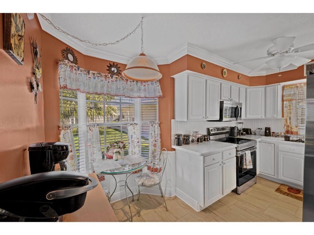 300 Grand Royale, #102 Circle, Unit 102, Vero Beach, FL 32962 Photo