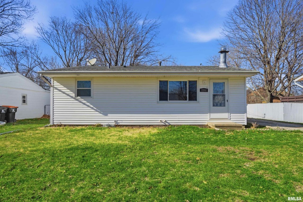 2252 Northridge Lane, Washington, IL 61571 Main Photo