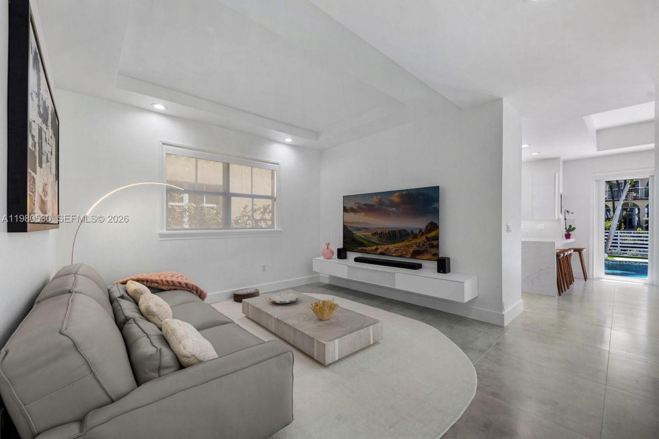 5790 SW 34th St, Miami, FL 33155 Photo