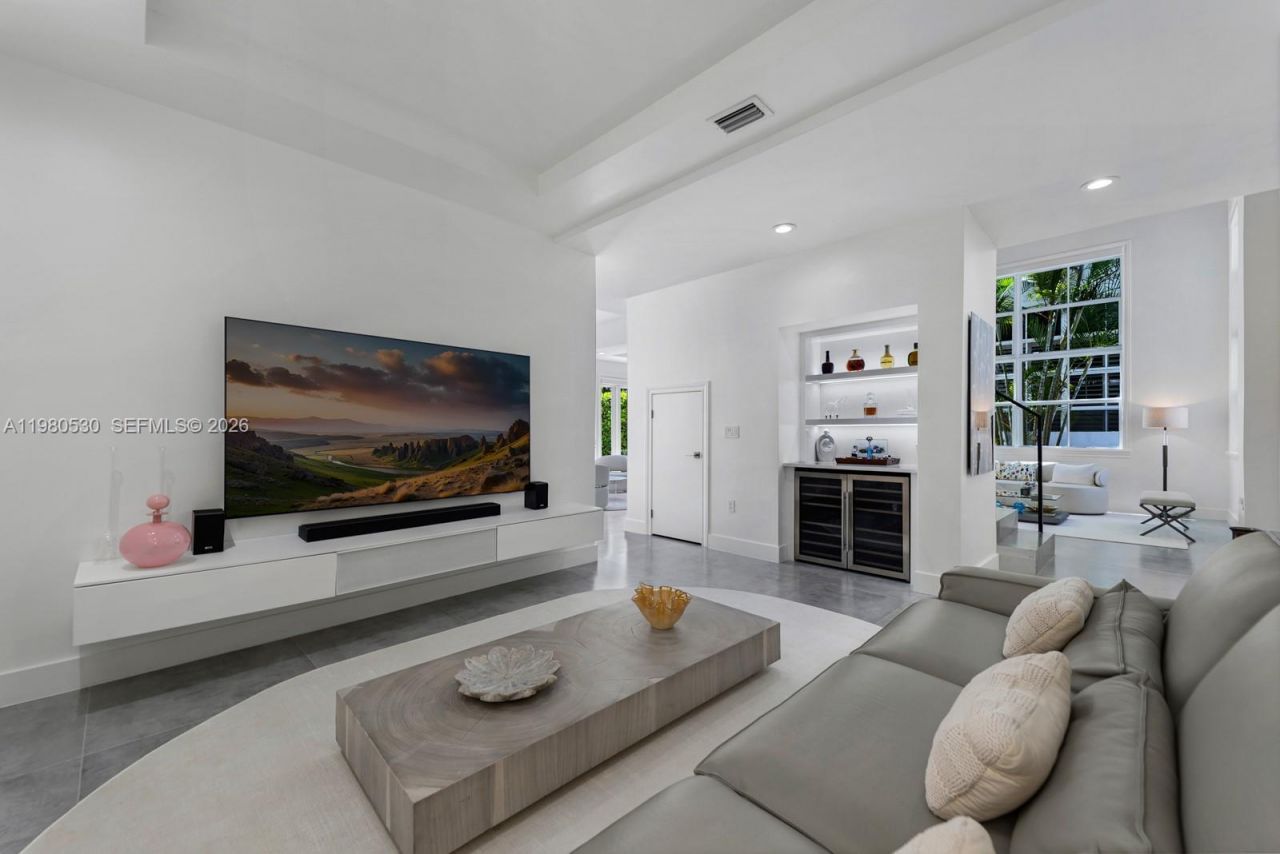 5790 SW 34th St, Miami, FL 33155 Photo