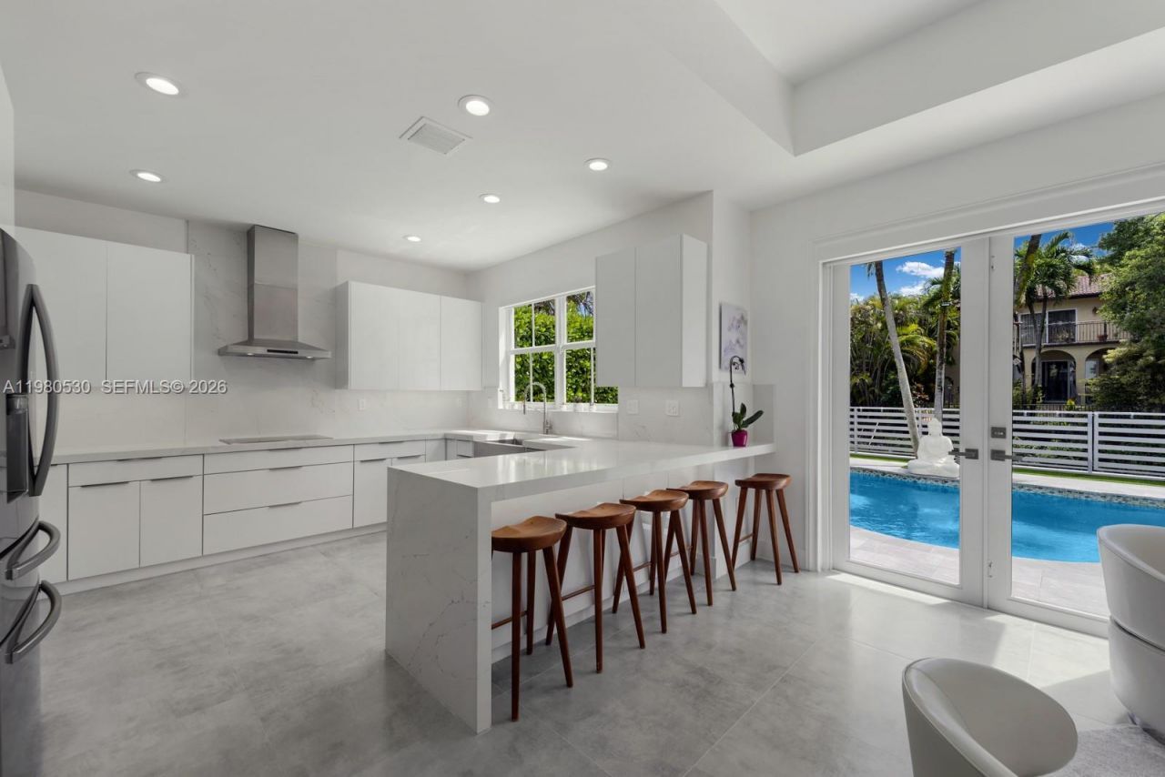 5790 SW 34th St, Miami, FL 33155 Photo