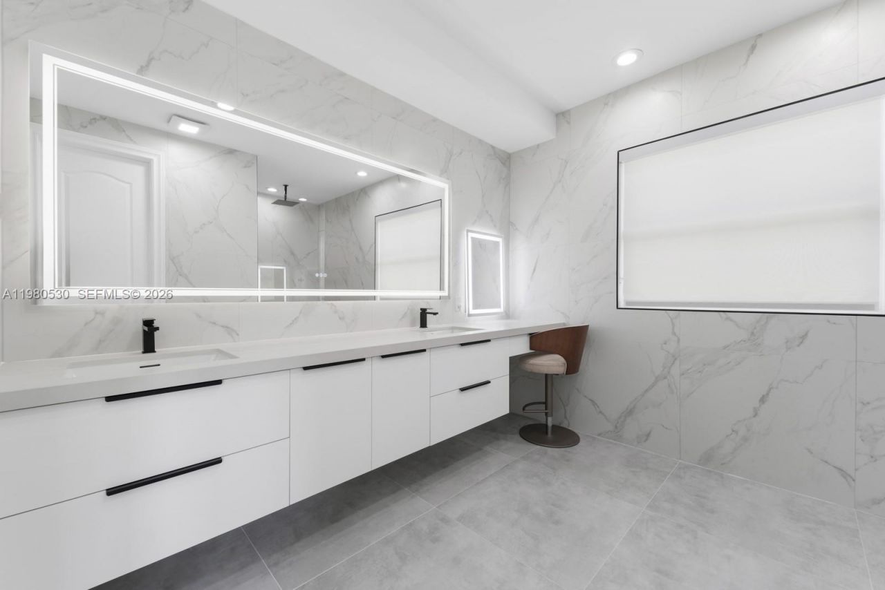 5790 SW 34th St, Miami, FL 33155 Photo