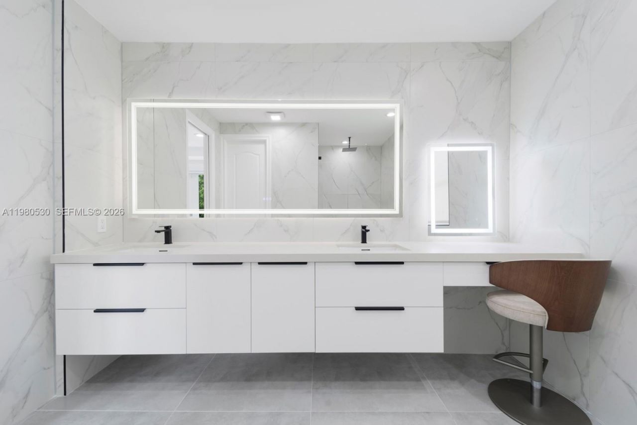 5790 SW 34th St, Miami, FL 33155 Photo