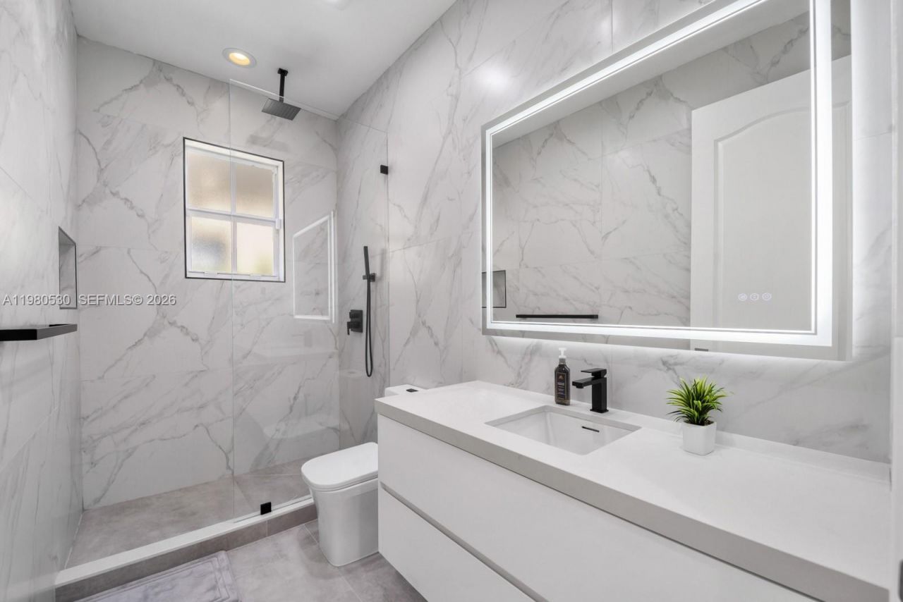 5790 SW 34th St, Miami, FL 33155 Photo