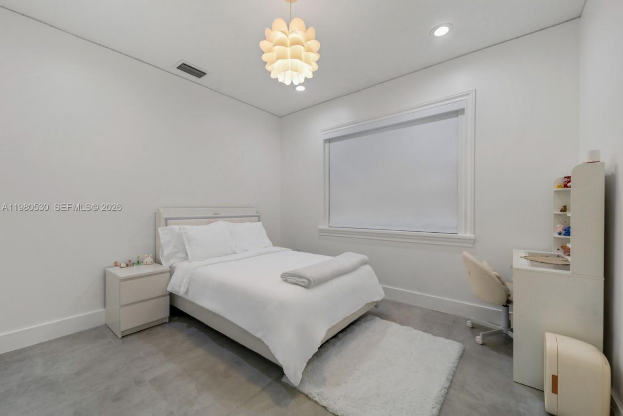 5790 SW 34th St, Miami, FL 33155 Photo