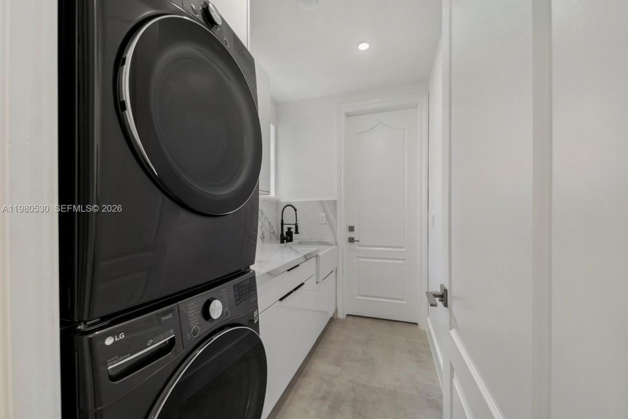 5790 SW 34th St, Miami, FL 33155 Photo