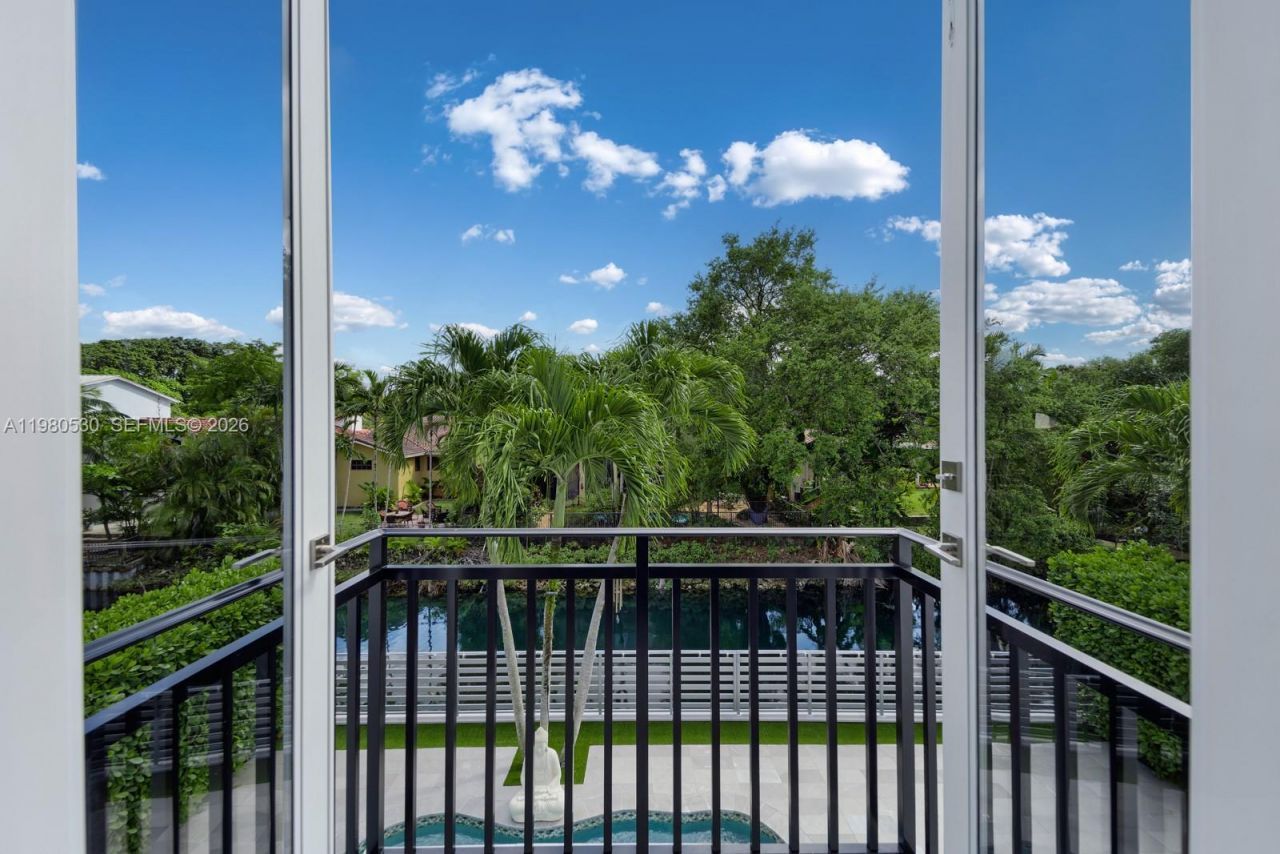 5790 SW 34th St, Miami, FL 33155 Photo