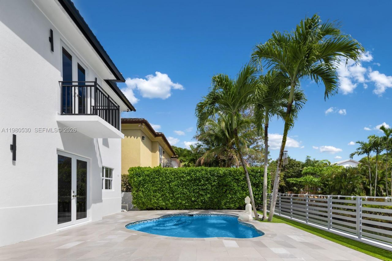 5790 SW 34th St, Miami, FL 33155 Photo