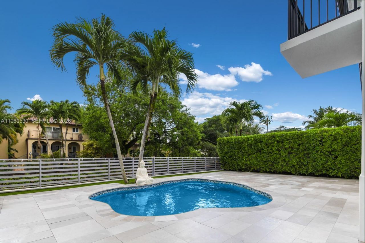 5790 SW 34th St, Miami, FL 33155 Photo