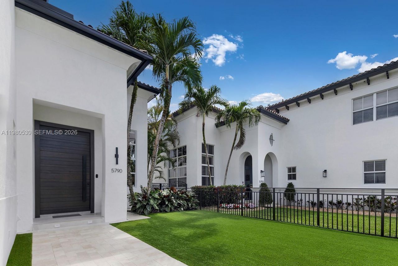 5790 SW 34th St, Miami, FL 33155 Photo
