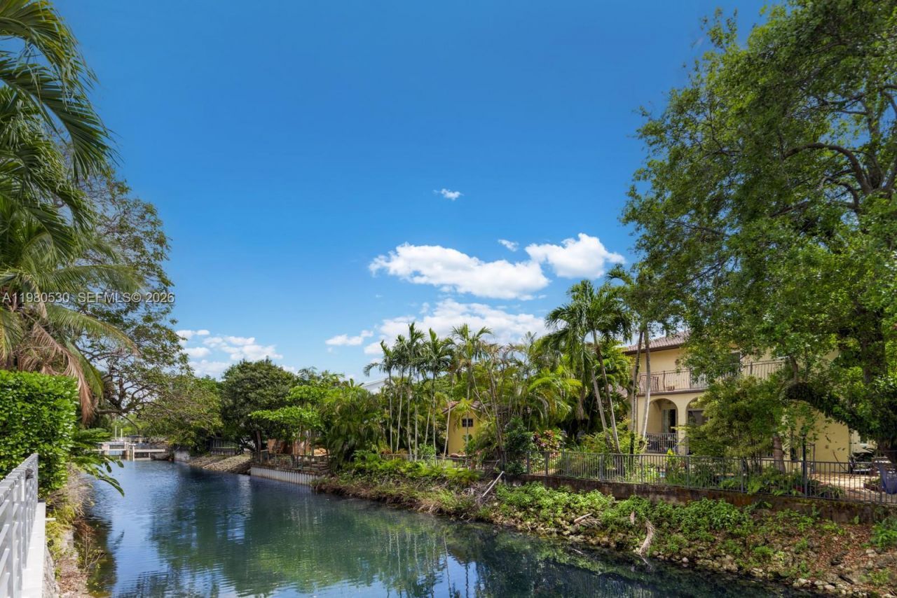 5790 SW 34th St, Miami, FL 33155 Photo