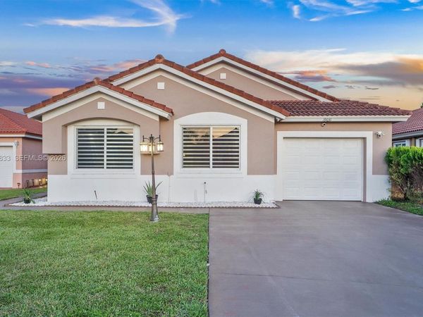 19031 NW 54th Ave, Miami Gardens, FL 33055