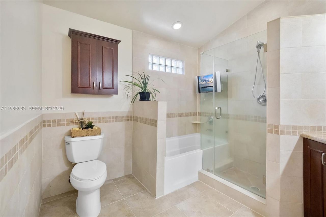 19031 NW 54th Ave, Miami Gardens, FL 33055 Photo