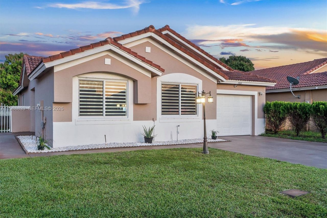 19031 NW 54th Ave, Miami Gardens, FL 33055 Photo