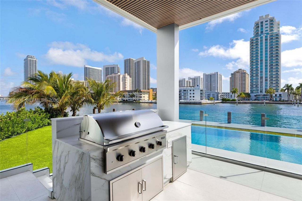 503 Palm Dr , Hallandale Beach, FL 33009 Photo