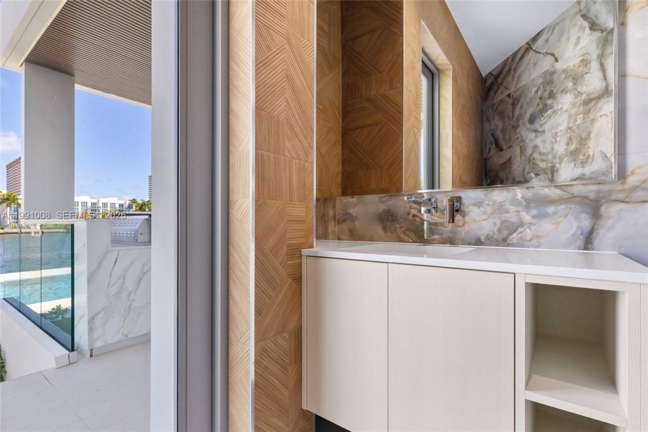 503 Palm Dr , Hallandale Beach, FL 33009 Photo