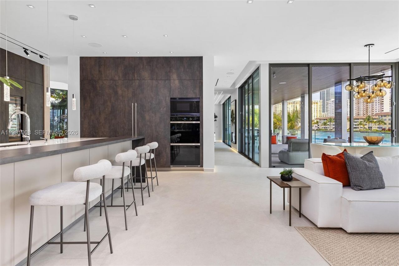 503 Palm Dr , Hallandale Beach, FL 33009 Photo